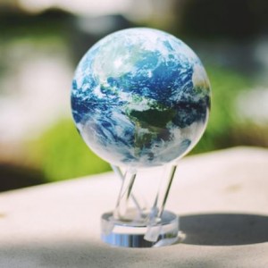 Globe Terrestre avec Nuages